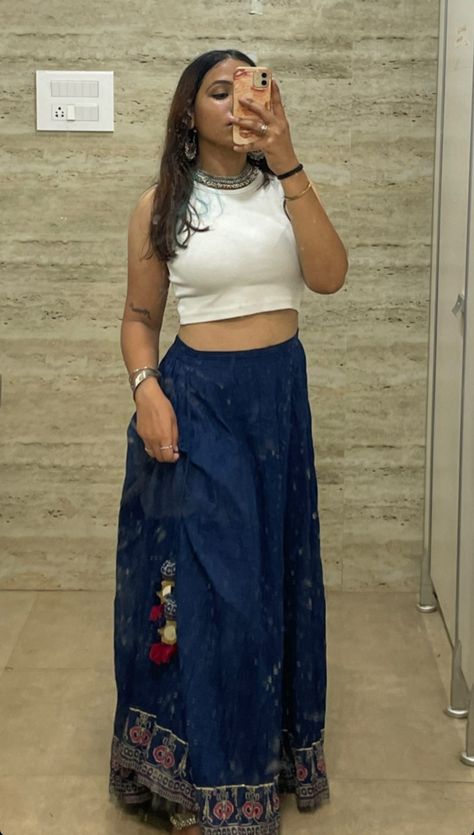 White Tops Outfit, Garba Outfit, Navratri Dress, Desi Outfits, Western Clothes, Traditional Outfit, Desi Fashion Casual, Desi Aesthetic, Diy Bookmarks