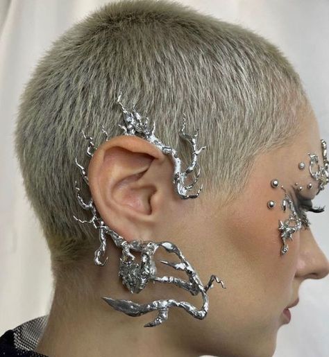 Metallic Moodboard, Unusual Accessories, Face Jewelry, Soft Solder Jewelry, Cyberpunk Accessories, Jewels Diy, Ear Art, Punk Design, Face Jewellery