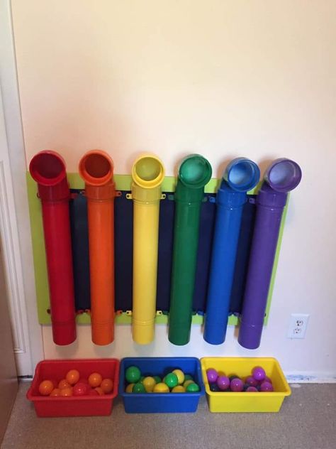 Childcare Center Decor, Day Home Set Up Ideas, Diy Home Daycare Ideas, Diy Daycare Decor, Aba Clinic Design, Home Daycare Rooms Setup, Daycare Wall Ideas, Diy Sensory Wall, Playroom Color Scheme