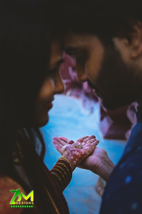 Couple Poses Ring Ceremony, Ring Ceremony Photoshoot, Ring Ceremony Photography Couple, Ingejment Couple Pic, Engagement Rings Photoshoot Ideas, Ringceremony Pose, Copel Photos, Ring Ceremony Photography Poses, South Indian Engagement Photos