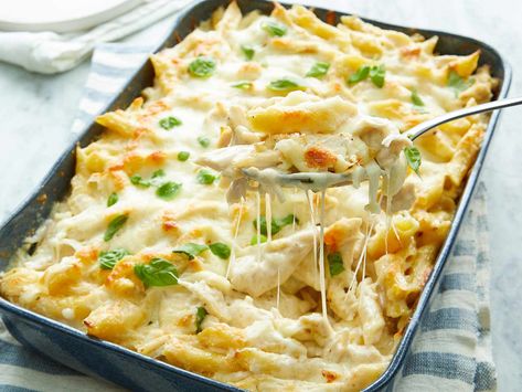 Gluten Free Chicken Alfredo, Chicken Alfredo Pasta Bake, Alfredo Pasta Bake, Alfredo Casserole, Chicken Alfredo Casserole, Casserole Chicken, 5 Ingredient Dinners, Chicken Alfredo Pasta, Chicken Casseroles