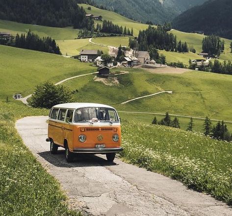 Dreamy Photos, Bank Accounts, Life Decisions, Aesthetic Cute, The Kiss, Vw Bus, Road Trip, Kiss, Road