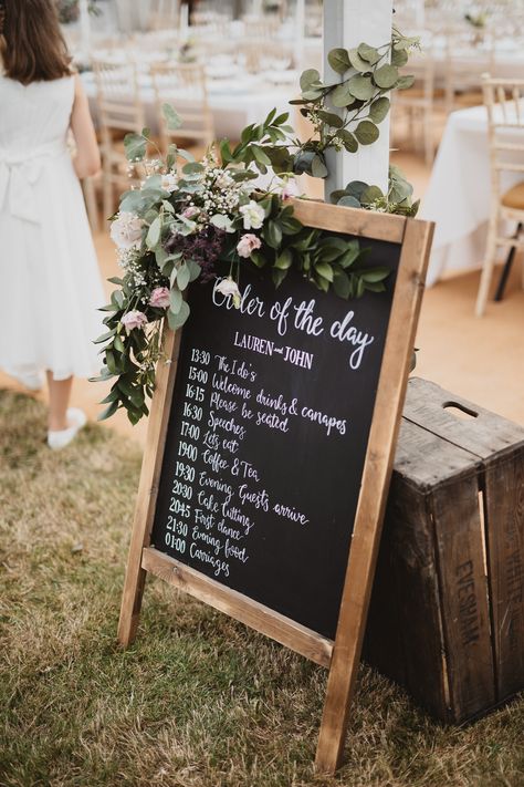 Wedding Welcome Board Chalk, Wedding Black Board Signs, Wedding Signs For Reception Chalkboard, Wedding Welcome Sign Blackboard, Wedding Welcome Blackboard, Chalkboard Order Of The Day, Cricket Wedding Signs, Wedding Blackboard Sign, Diy Order Of The Day Wedding