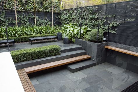 Garden design, darden design photography, luxury design, architecture, interior… Modern Garden Design, Detail Arsitektur, Small City Garden, Modern Front Yard, Contemporary Garden Design, Garden Steps, Kensington London, Small City, Contemporary Garden