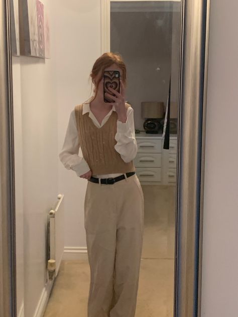 Light Academia Pants Outfit, Spring Light Academia Outfits, School Outfits Light Academia, Light Academia Trousers, Simple Light Academia Outfits, Light Academia Outfit Women, Light Academia Aesthetic Outfit, Light Academia Fashion, Light Academia Outfit