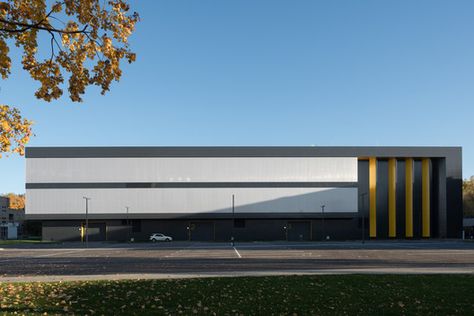 Warehouse architecture and design | ArchDaily Industrial Building Design Exterior, Warehouse Architecture Design, Warehouse Design Exterior Facades, Warehouse Design Architecture, Industrial Warehouse Exterior, Modern Factory Design, Industrial Architecture Facade, Industrial Facade Design, Modern Factory Architecture