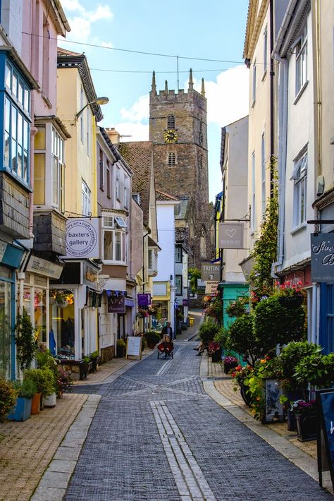 15 Best Things to Do in Dartmouth (Devon, England) - The Crazy Tourist Dartmouth Devon, New England Aesthetic, Travel Aesthetics, England Aesthetic, Travel England, South West Coast Path, Oxford England, Devon Uk, Devon England