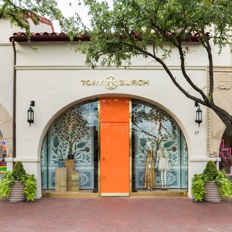 Tory Burch | Highland Park Village Tory Burch Aesthetic, Pic Wall, Highland Park Village, Resort Accessories, Retail Architecture, American Lifestyle, Elizabeth Street, Bohemian Aesthetic, Vacation House