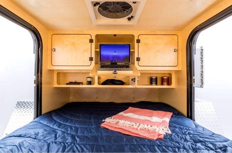 These teardrop camper interiors might convince you this is the travel trailer you need! We love the diversity in this type of camper. Check out the teardrop trailer interior pics! Overlander Trailer, Squaredrop Camper, Teardrop Trailer Interior, Camper Interior Ideas, Runaway Camper, Teardrop Camper Interior, Teardrop Camper Plans, Mini Caravan, Small Camping Trailer