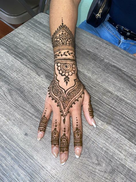 A beautiful henna design on hand and arm Mehndi Designs Arm Sleeve, Half Arm Henna Designs, Mid Arm Henna Design, Henna Designs Hand 2024, Henna Designs Hand And Arm, Full Sleeve Henna Tattoo, Henna Hand And Arm, Whole Arm Henna, Henna Design Arm