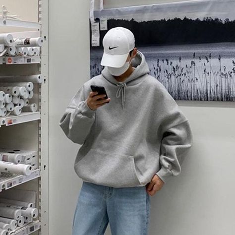 Mens Grey Hoodie Outfit, Men’s Hoodie Style, Oversized Hoodie Outfit Men Aesthetic, Grey Hoodie Streetwear, Grey Hoodie Men Outfit, Over Size Hoodie Outfit, Men’s Hoodie Outfit, Gray Hoodie Outfit Men, Grey Hoodie Outfit Aesthetic