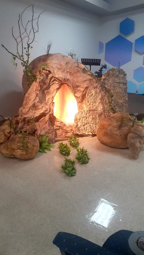 Easter Stage Decor, Jesus Tomb Diy, Vbs Cave Decorations, Diy Tomb For Easter Play, Resurection Jesus Garden Diy, Tomb For Easter Play, Easter Altar Decorations, Lent Decorations For Church, Easter Tomb