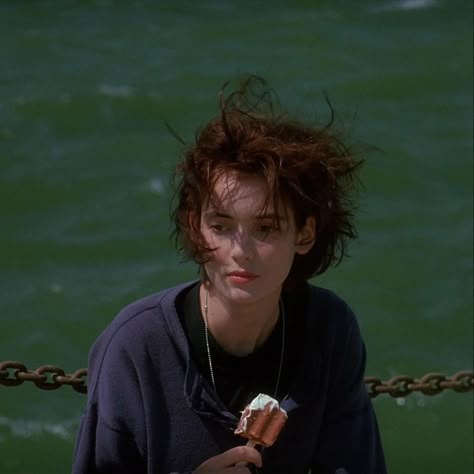 Winona Ryder Lydia Beetlejuice, Winona Forever, French Bob, Fav Place, 얼굴 그리기, Fav Movies, Winona Ryder, Girl Crush