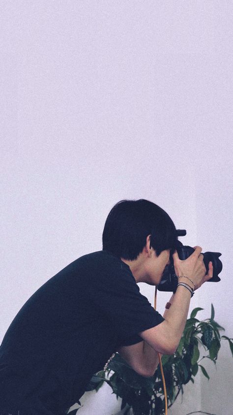 Taehyung Couple Aesthetic, Kim Taehyung Aesthetic Icon, Dark Profile Pictures Aesthetic, Taehyung Gif, Taehyung Selca, V Bts Wallpaper, Taehyung Wallpaper, Wallpaper Bts, Bts Aesthetic Pictures