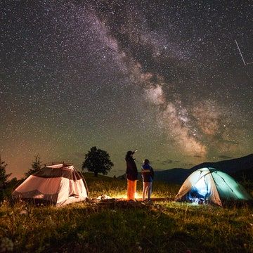 Camping List, Camping Guide, Family Camping Trip, Sleeping Under The Stars, Open Sky, Camping Lanterns, Conde Nast Traveler, Camping Ideas, Camping With Kids