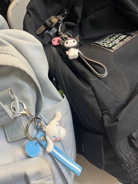 Matching Keychains Aesthetic, Backpack Keychains Aesthetic, Opposite Besties, Cinnamoroll Backpack For School, Keychain On Bag, Bag Keychain Aesthetic, Cinnamoroll And Kuromi, Kuromi And Cinnamoroll, Cinnamoroll Keychain