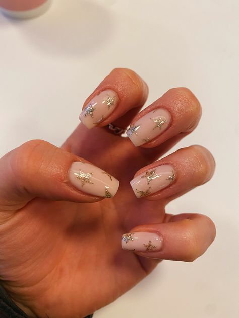 Christmas Star Nails, Nails Simple White, Edgy Elegance, Gel Designs, Nails Simple, Nails Tips, Star Nails, Simple White, Christmas Star