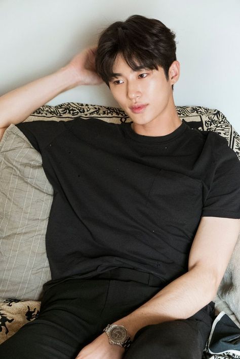 Most Handsome Korean Actors, Kim Min-kyu, Byeon Woo Seok, Korean Drama Best, Kdrama Actors, Korean Celebrities, Actor Model, Korean Men, Asian Actors