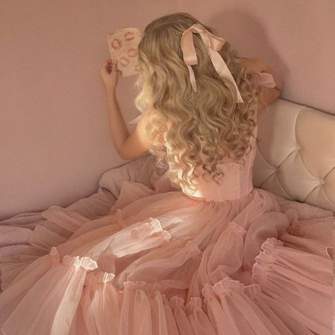 charlotte la bouff aesthetic | the princess and the frog Charlotte La Bouff, Pink Princess Aesthetic, Pretty Pink Princess, Royalty Aesthetic, Blonde With Pink, By Any Means Necessary, Baby Pink Aesthetic, Princess Core, Pink Girly Things