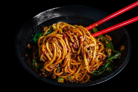 Dan Dan Noodles Recipe, Korean Dinner, Fresh Egg Noodles, Wonton Noodle Soup, Yummy Noodles, Chili Oil Recipe, Korean Recipe, Dan Dan Noodles, Wonton Noodles