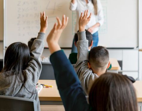 Teacher Helping Student Picture, Teacher Photo Pictures, Tuition Aesthetic, Teacher Classroom Aesthetic, Teacher Teaching In Classroom Picture, School Teacher Photo, At School Aesthetic, Teachers Teaching In Classroom, Teacher With Students