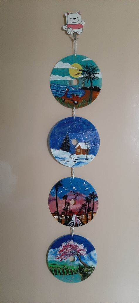 Decorate Cds Ideas, Hanging Cds On Wall, How To Hang Cds On A Wall, Painting On Cds, Cd Wall Hanging, Cds Art, Windmill Drawing, Crafts With Cds, Cd Craft