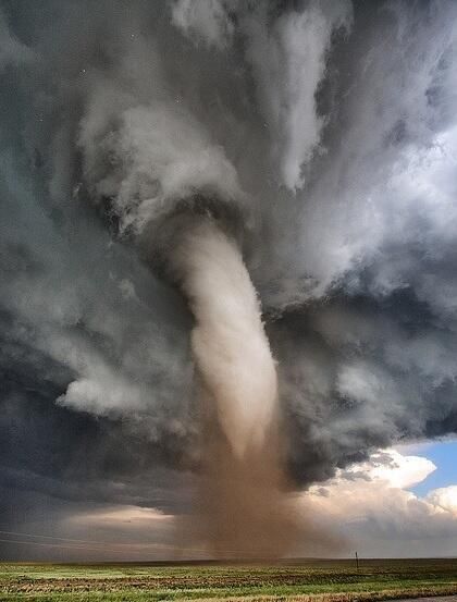 Twitter / ThatsEarth: Tornado, Campo, Colorado. ... Crazy Weather, Wild Weather, Jolie Photo, Natural Phenomena, Alam Yang Indah, Sky And Clouds, Chiaroscuro, Science And Nature, Tornado