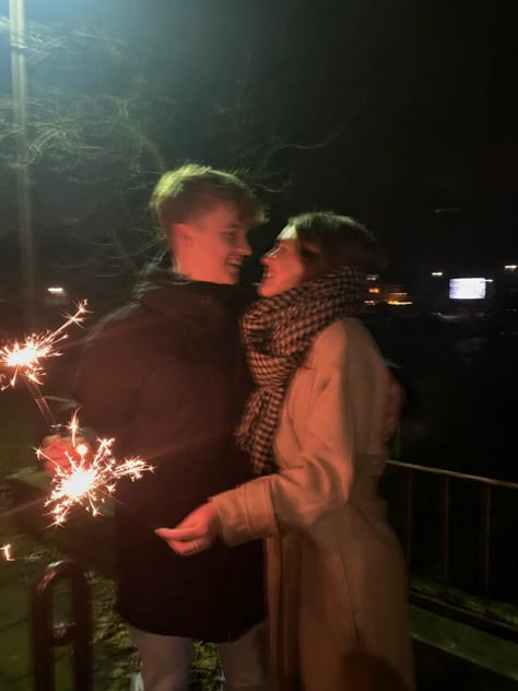 New Years Pics With Boyfriend, New Year Couples Pictures, New Year Date Ideas Couple, Couple Poses New Year, Couples On New Years, New Years Couple Goals, New Year Eve Couple Pictures, Couple Nye Photo, New Years Couple Aesthetic