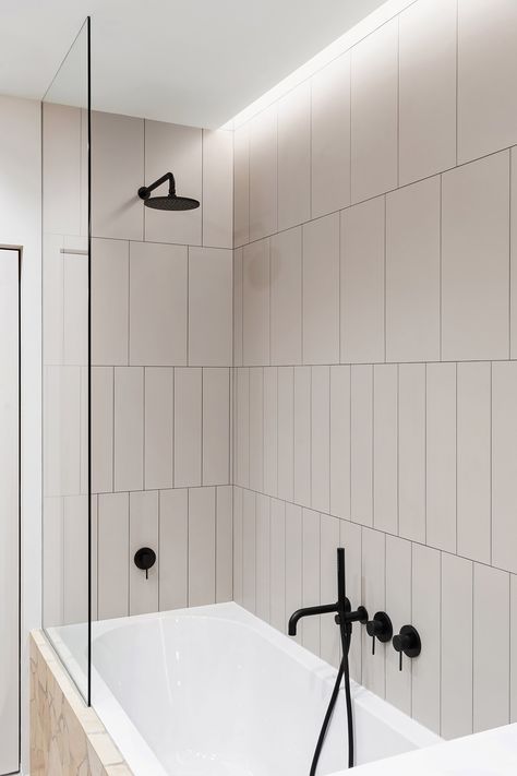 65m2 Apartment, 265 Wall Lamp, Bathroom Recessed Lighting, Black Ceramic Tiles, Open Plan Apartment, Unique Bathroom Vanity, Perfect Bathroom, Lighting Plan, Cottage Style Homes