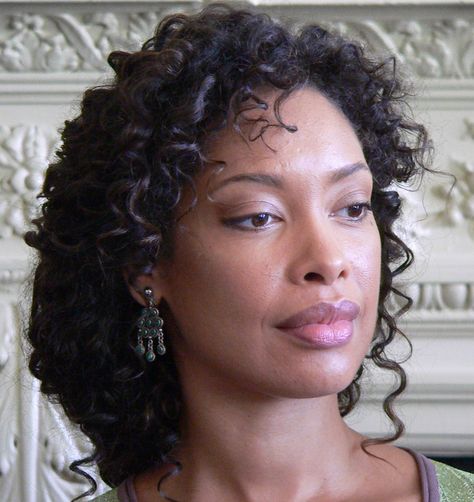 Gina Torres as Semirhage. very tall & slender, black, beautiful, full lips, sadistic Asian Mom Face Claim, Older Women Face Claims, Afro Latina Face Claim, Mom Face Claim, Older Black Woman, Char Board, Gina Torres, Mysterious Man, Afro Latina