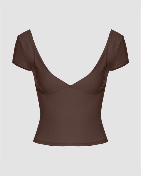 Details: V-neck short-sleeve top
Top Length: Cropped
Sleeve Length: Short Sleeves
Materials:95% Polyester + 5% Spandex Clothes Shirts & Tops, Edited Clothes, Cute Tops For School, Top Marron, 2024 Fits, Brown Clothing, Coquette Top, Brown Tops, Dress With Sleeves