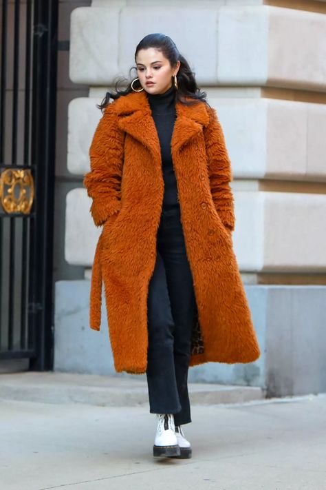 How to dress like Mabel Mora from Only Murders In The Building | Mint Lounge Mabel Sweater, Only Murders In The Building, Outfit Inspiration Fall, Fashion Tv, The Building, Celebrity Outfits, Fall Winter Outfits, Outfits Aesthetic, Comfortable Fashion