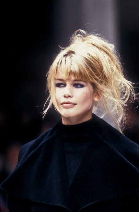 Claudia Schiffer Hair, German Beauty, 90s Model, Charlotte Gainsbourg, 90s Models, Hair Bangs, Model Aesthetic, Claudia Schiffer, Brigitte Bardot