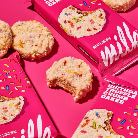 Milk Bar at the Grocery Store! Crumb Cakes, Graphic Designer Studio, Cookies Branding, Baking Packaging, Bakery Packaging, Cake Truffles, Milk Bar, Cookie Packaging, Classic Cake