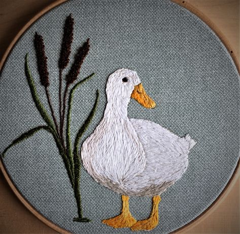 Diy Embroidery Shirt, Pekin Duck, Duck Embroidery, Embroidered Hoop, Embroidery Diy, Easter Embroidery, Embroidery Tshirt, Hoop Embroidery, Diy Embroidery Patterns