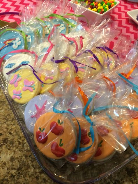 My little pony cookies My Little Pony Cookies, My Little Pony Cake, My Little Pony Birthday Party, Little Pony Cake, Little Pony Birthday Party, Pony Cake, My Little Pony Party, Unicorn And Glitter, 9th Birthday Parties