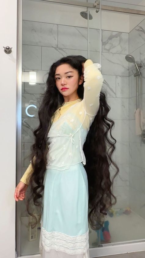 Just one pic from the amazing gallery of @022mila_beautiful_long_hair Always a fan of her beautiful long hair😍😍 #dear_rapunzel… | Instagram Floor Length Hairstyles, Long Rapunzel Hair, Very Long Hair Braid, Dream Hair Long, Long Hair No Layers, Long Hair Poses, Thigh Length Hair, Long Hair Pics, Long Voluminous Hair