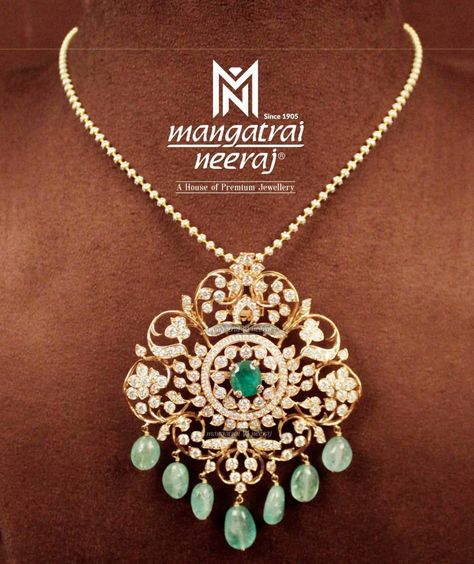 22k gold chain with diamond pendant by Mangatrai Neeraj Jewellers. Diamond Pendant Indian, Gold Chain With Diamond Pendant, 22k Gold Chain, Diamond Jhumkas, Simple Gold Chain, Chain Ideas, Diamond Pendant Jewelry, South Sea Pearl Necklace, Diamond Locket