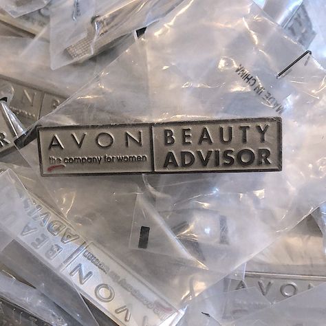 Avon Representative Beauty Advisor Pins Bundle Of 30 New In Package Vintage Beauty Advisor Pins By Avon Beauty Advisor, Avon Business, Avon Beauty, Avon Brochure, Purple Pansy, Vintage Mom, Avon Representative, Avon Jewelry, Animal Brooch