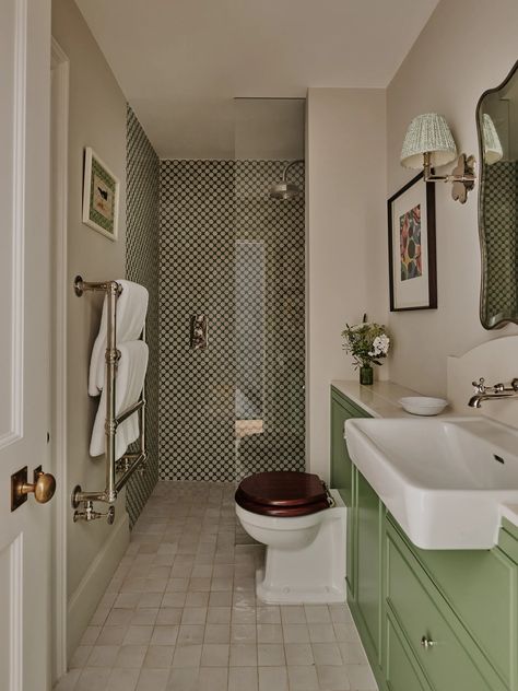 A classic and colourful Chelsea townhouse restored to its Georgian roots | House & Garden West One Bathrooms, Bathroom Ideas White Tiles, Very Narrow Bathroom, Bathroom Colourful, Tile Ideas For Small Bathrooms, Georgian Bathroom, Bathroom Wall Tile Ideas, Floating Marble Sink, Dreamy Bathrooms