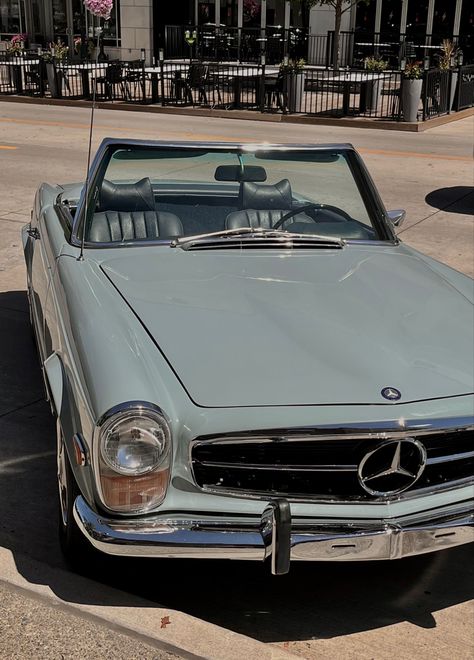 Mercedes Convertible Vintage, Mercedes Benz Vintage Classic Cars, Vintage Porsche Convertible, 70s Mercedes Benz, Vintage Mercedes Benz Convertible, Mercedes Vintage Cars, Vintage Mercedes Benz Aesthetic, Old Mercedes Benz Vintage, Cabrio Aesthetic