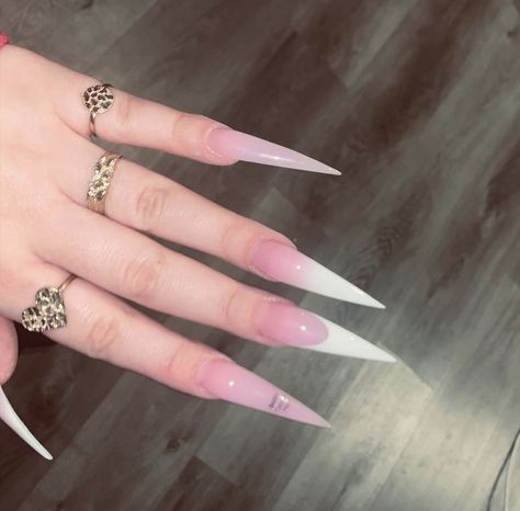 Ombré Stiletto Nails, Baby Pink Nails Acrylic, Pink Stiletto Nails, Stilleto Nails Designs, Long Stiletto Nails, Sharp Nails, Edge Nails, Halloween Acrylic Nails, Punk Nails