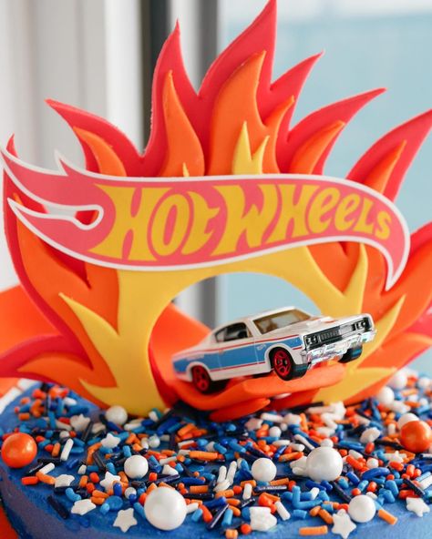 Andrea Ortiz | 🔥Hot Wheels🔥. . . Back in the 00’s, me and my brother had this Hot Wheels computer game, it was our favorite thing in the world!!! it was s… | Instagram Hot Wheels Birthday Table Decor, Hot Wheels Birthday Party Ideas Cake, Hot Wheels Cake Ideas, Hot Wheels Buttercream Cake, Hotwheels Birthday Cake, Small Hot Wheels Cake, Hot Wheels Cake Simple, Hot Wheels Cookie Cake, Hot Wheels Cupcakes