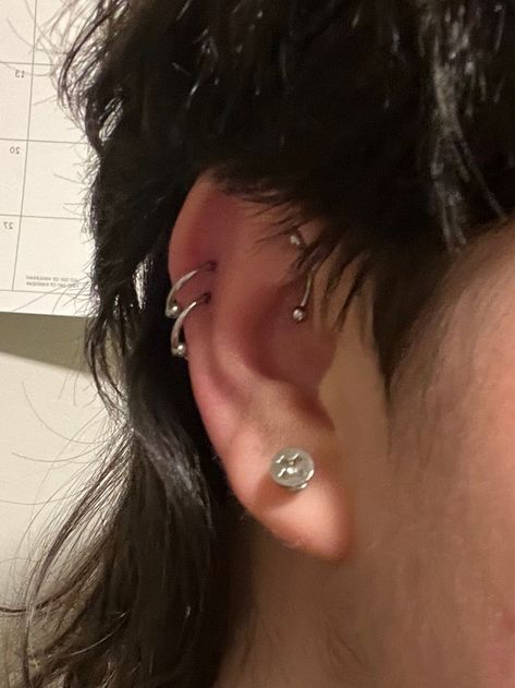 Double Mid Helix Piercing Hoop, Double Helix Aesthetic, Piercings Aesthetic Men, Masculine Ear Piercings, Masc Piercings, 3 Helix Piercing, Two Helix Piercing, Masculine Piercings, Helix Double Piercing