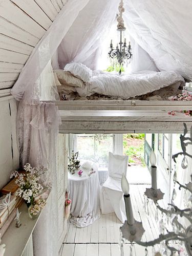 This Catskills cabin was transformed into a romantic, shabby-chic cottage by its owner, Sandra Foster. #Victorian Cottage Shabby Chic Romantico, Camera Shabby Chic, Shabby Chic Bedroom Furniture, Cabin Chic, Interior Boho, Cottage Shabby Chic, Romantic Shabby Chic, Victorian Cottage, Shabby Chic Bedroom