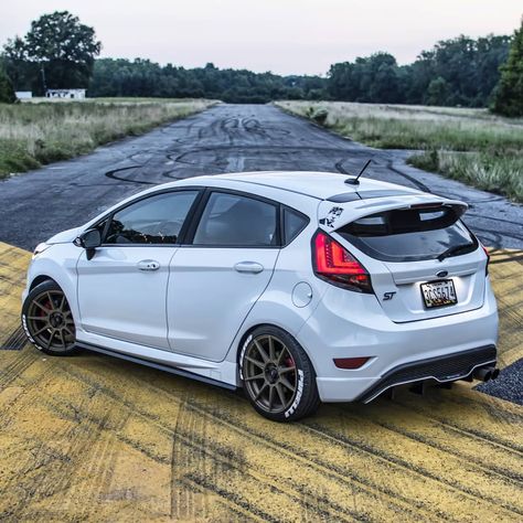 Ford Fiesta St Modified, Ford Fiesta St Mk7, Ford Fiesta Modified, Rally Car Design, Ford Turbo, Ford St, Hot Hatchback, Bmw Touring, Nissan R34