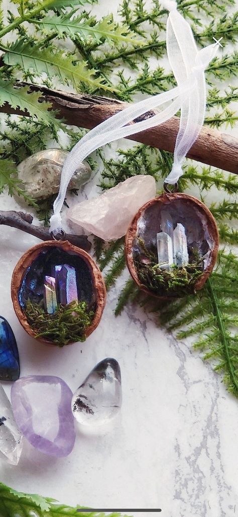 Terrarium Ornaments, Nature Ornaments, Walnut Shell Crafts, Crystal Terrarium, Dark Fae, Nature Christmas, Decorating Wedding, Pagan Crafts, Crystal Garden