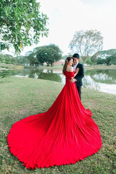 Red Gown Couple Photoshoot, Long Tail Gown Couple Poses, Pre Wedding Gown Photoshoot, Trail Gown For Pre Wedding Shoot, Tail Gown For Pre Wedding, Couples In Beach, 25th Anniversary Photo Shoot Ideas, 25th Anniversary Photo Shoot, Pre Wedding Gowns