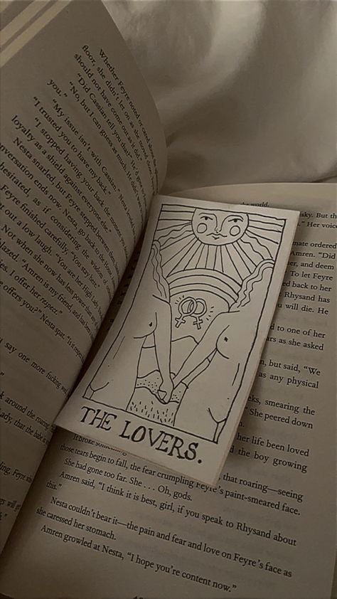 Polygamy Aesthetic Art, Queer Art Wlw, The Lovers Tarot Lesbian Tattoo, The Lovers Lesbian Tattoo, The Lovers Tarot Drawing, Tarot Cards Aesthetic The Lovers, Lesbian Tattoo Aesthetic, Handmade Tarot Cards, Lovers Tarot Card Drawing