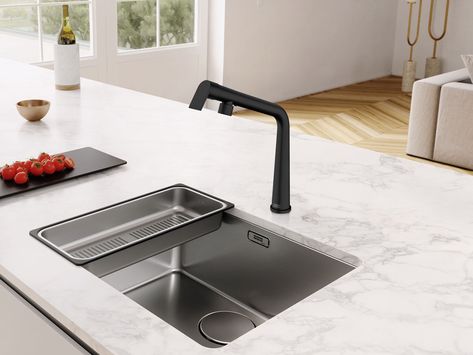 Black Kitchen Tap, Matt Black Kitchen, Franke Kitchen Sinks, Franke Kitchen, Black Kitchen Taps, Traditional Style Kitchen, Boiling Water Tap, Dirty Hands, Black Icon